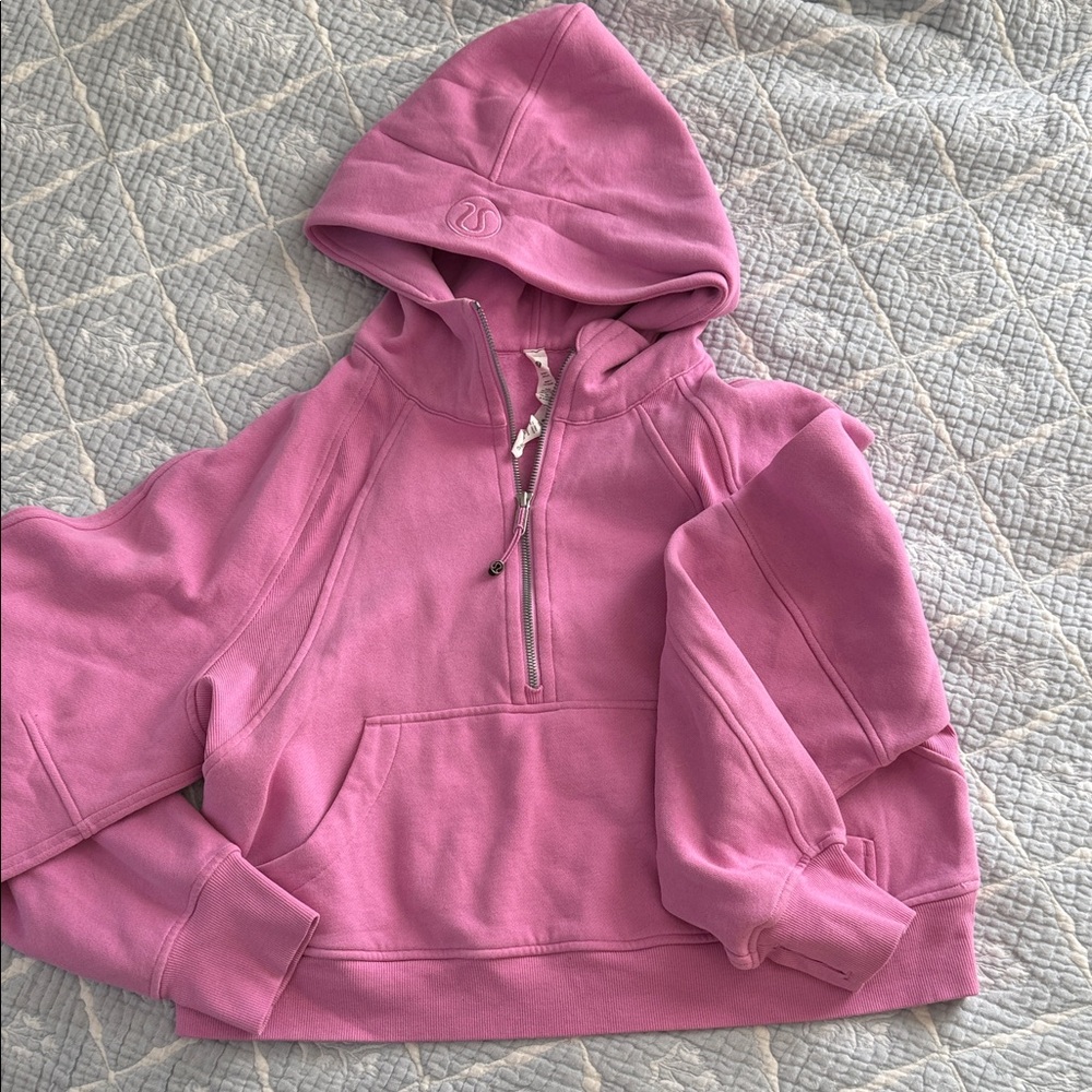 Women's Pink Lululemon cropped scuba
